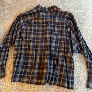 Levi’s Plaid Button-Up Shirt